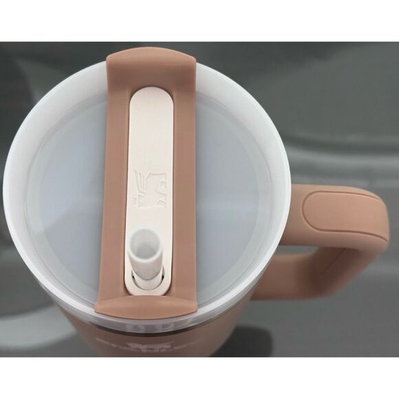 Stanley Quencher H2.0 FlowState Tumbler 40oz, ALMOND ROSE - Picture 5 of 6